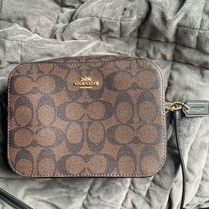 Coach leather signature design crossbody purse